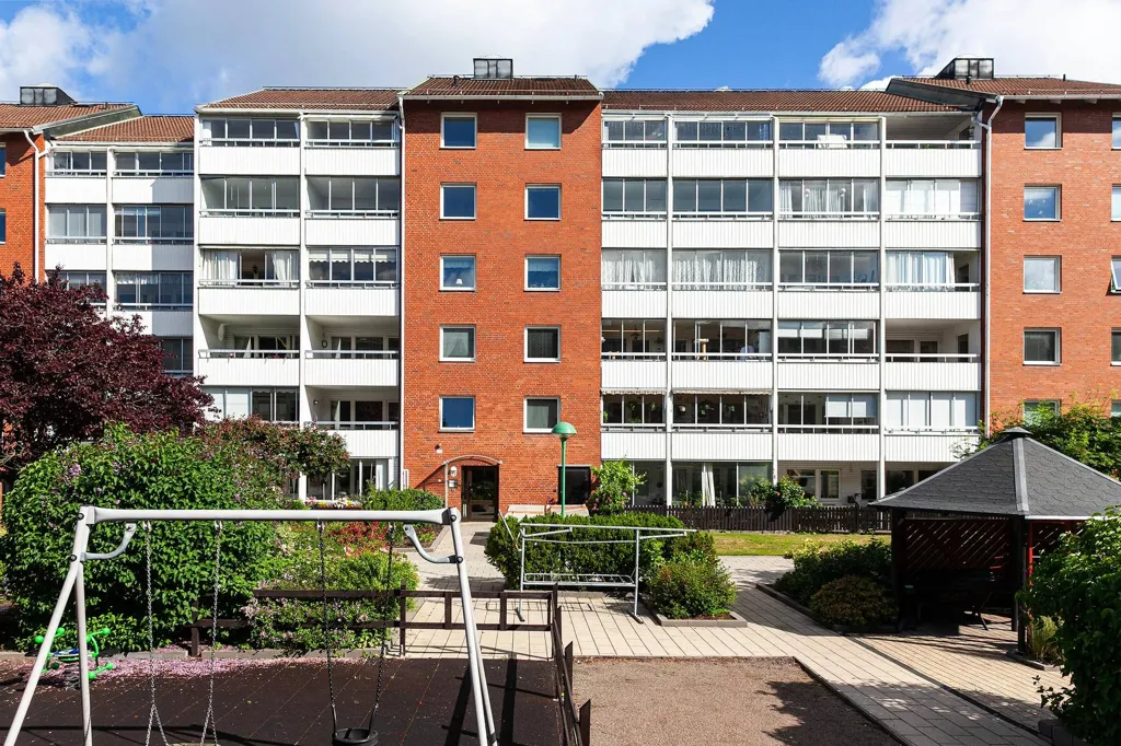 Jardin - Renovated Flat with Balcony in Central Area