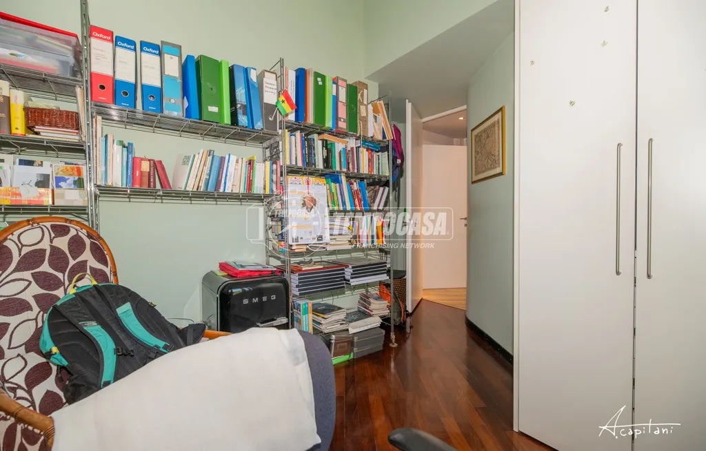 Bureau - Terraced Villa with Private Garden in Modena