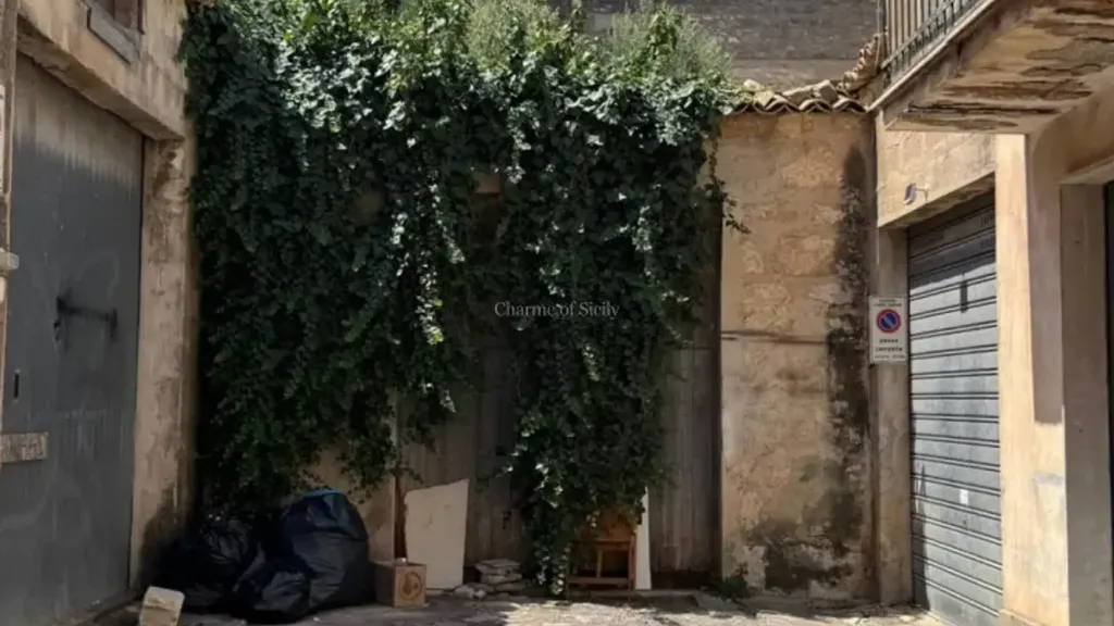 Jardin - Noble Palazzo with Garden in Santa Croce Camerina