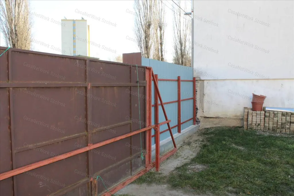 Aed - Development Plot with Family House in Szolnok Centre