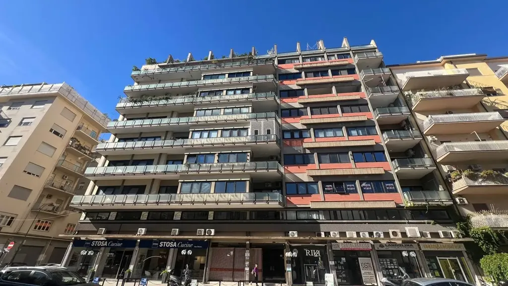 Välivaade - Two-Level Apartment with Terraces in Villabianca, Palermo