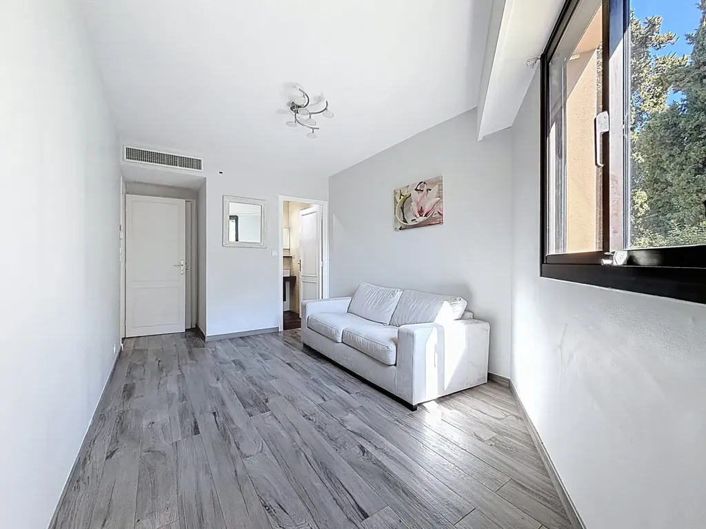Séjour - Appartement 4 Pièces avec Terrasse au Cœur de Cimiez