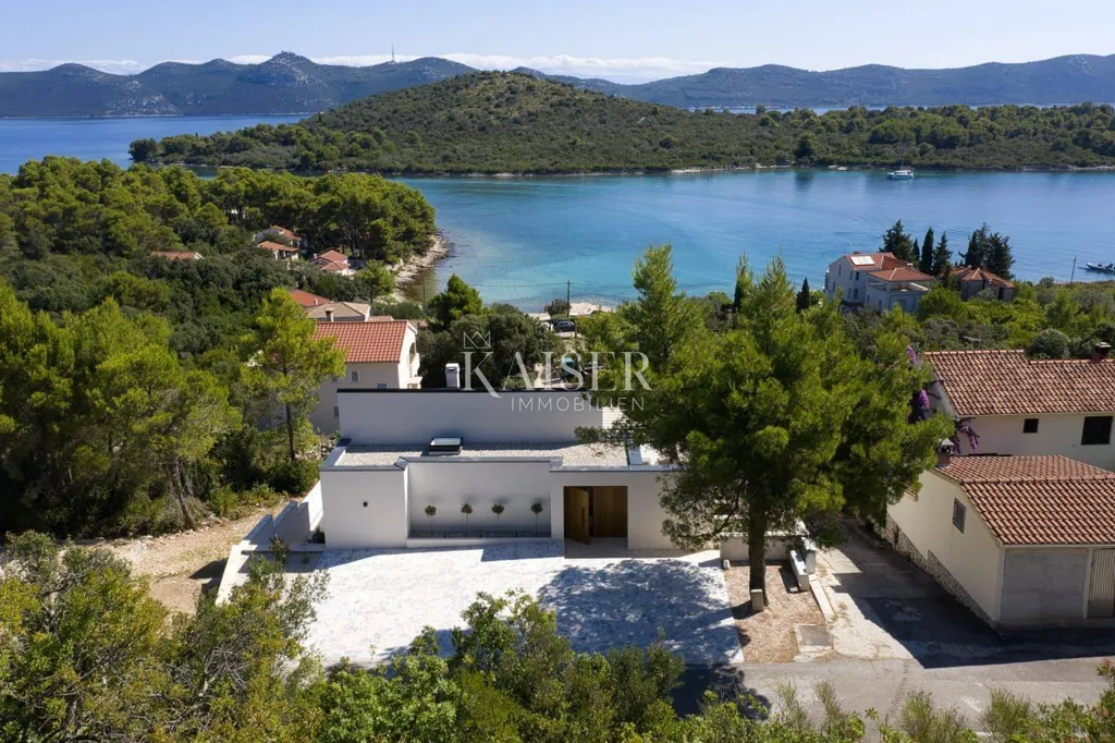 Aerial - Luxury Villa with Infinity Pool on Mali Iž