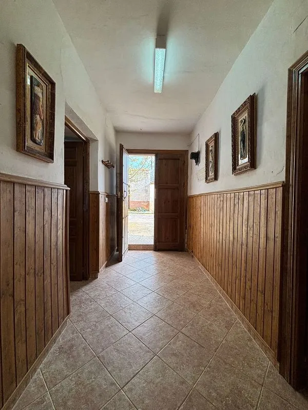 Entrée - Traditional Farmhouse with Stables in Baúl