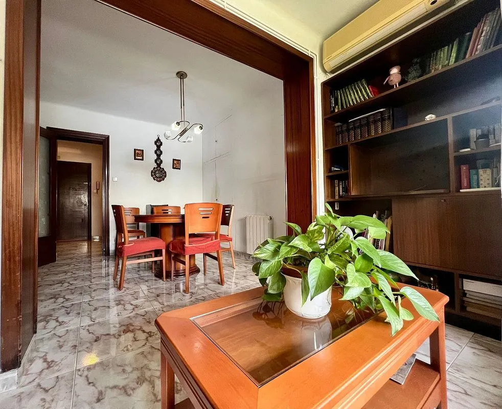 Salle à manger - Apartment with Balcony in Les Corts
