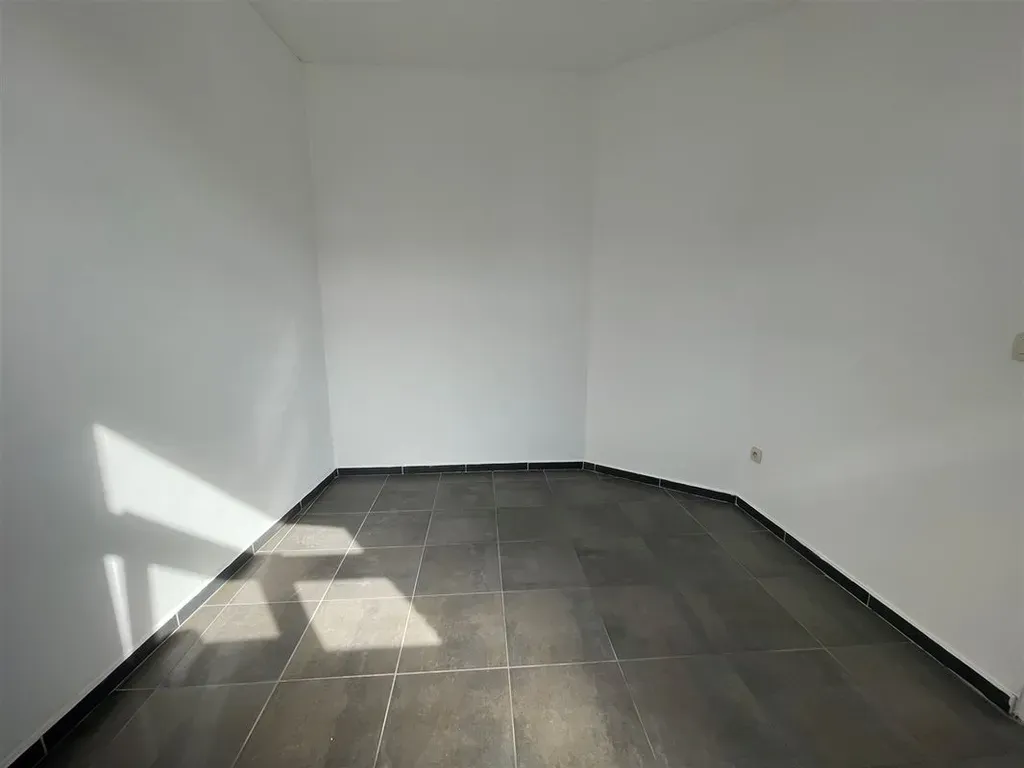 Zimmer - Renovated 1-Bedroom Apartment in Quaregnon