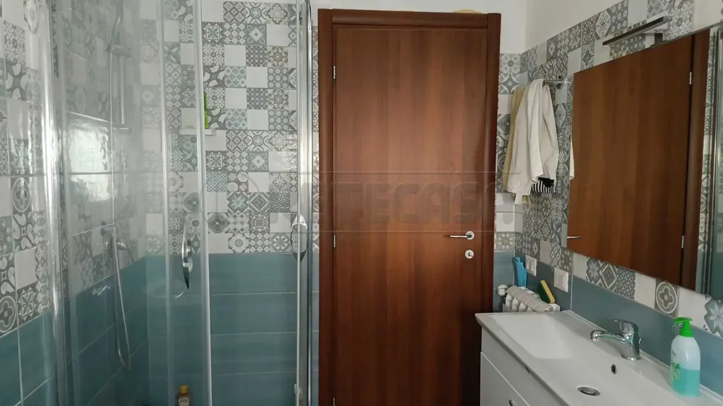 Salles de bain - Rear-Facing Apartment with Terrace in Ladispoli