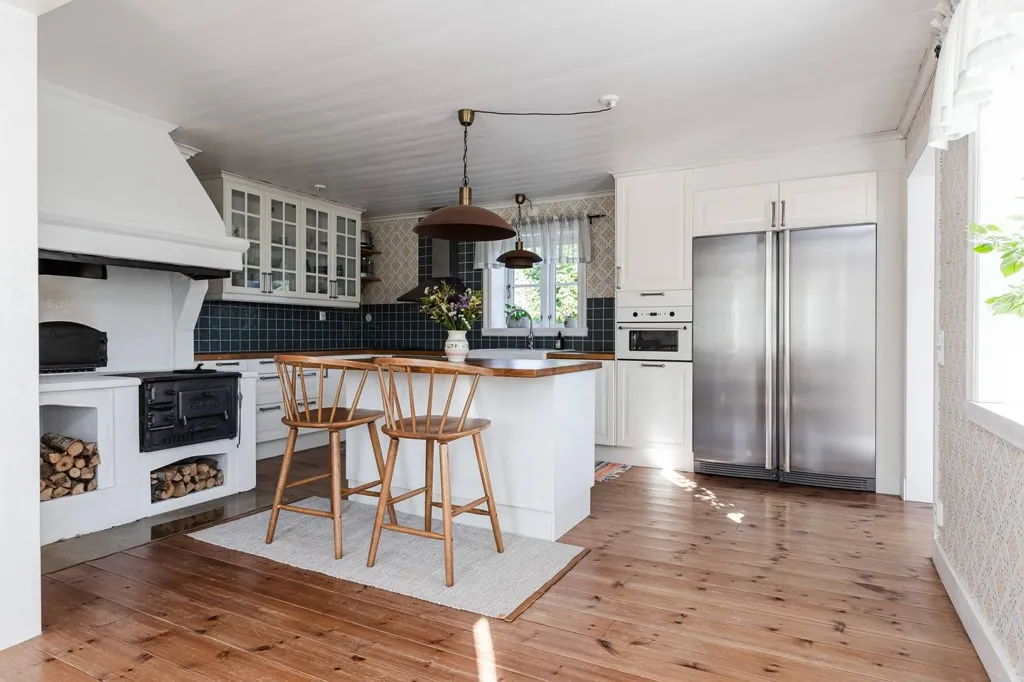 Köök - Charming Farmhouse with Stables in Västra Sund