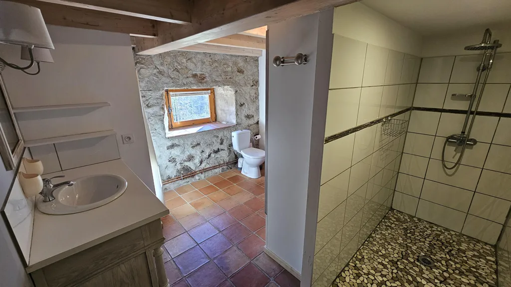 Salles de bain - Maison en Pierre avec Vue Montagne en Vallée de Campan