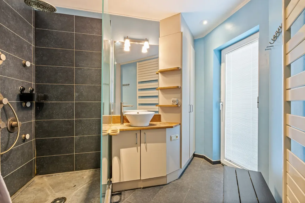 Bagni - Villa with Playful Architecture in Nieuwerkerken