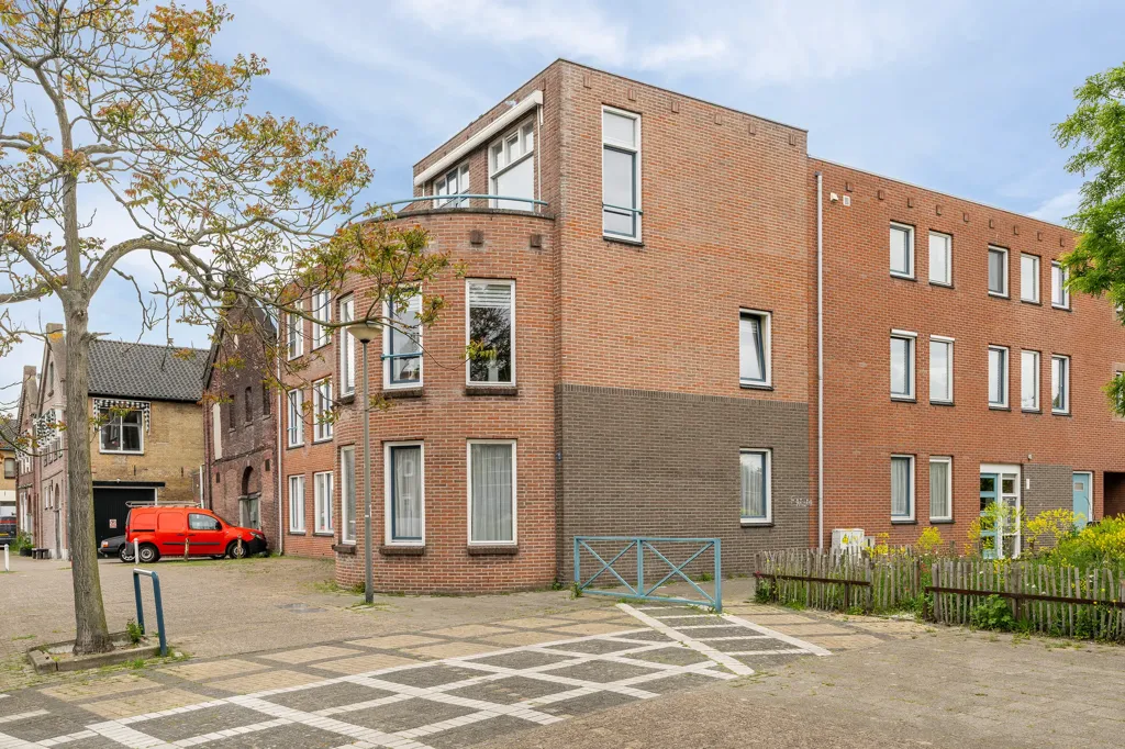 3-toaline korter asukohas Schiedam