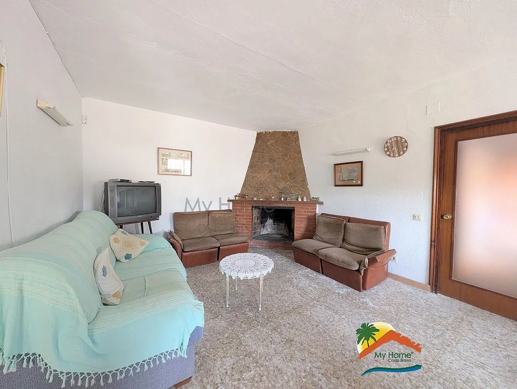 Soggiorno - Chalet with Pool and Terrace in Aiguaviva Parc