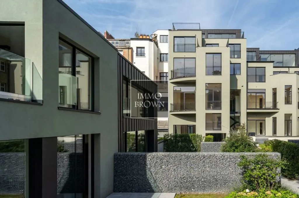 Vue aérienne - Appartement Rénové avec Terrasse à Ixelles