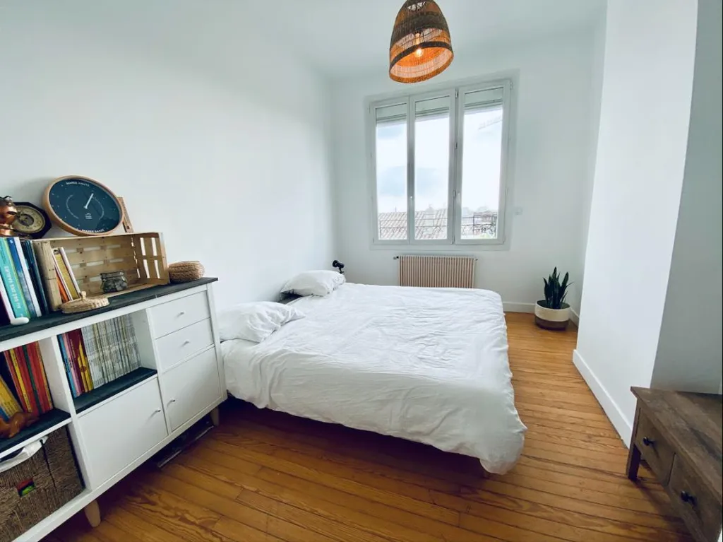Bedrooms - Luxury House with Garden in Bordeaux