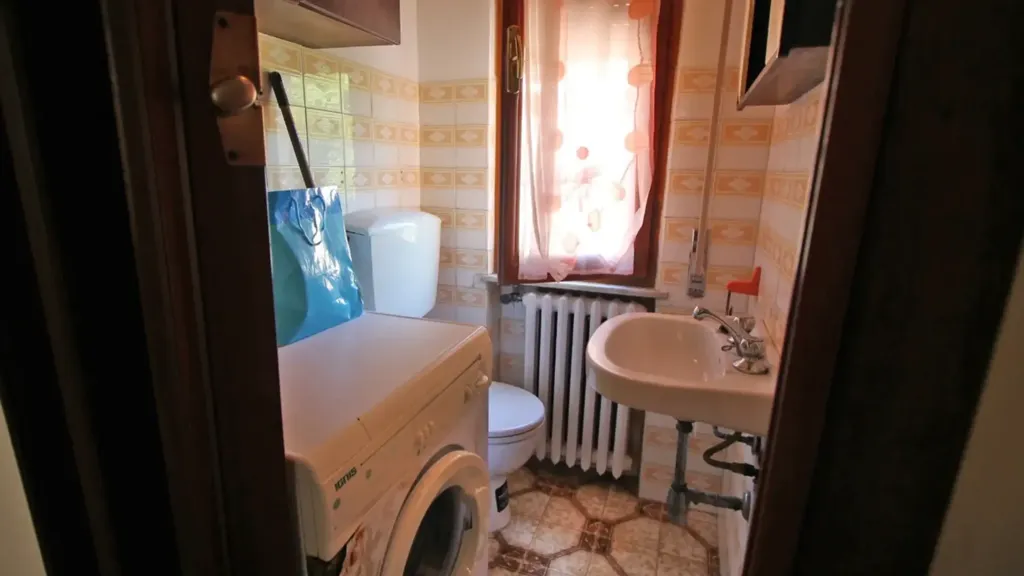 Salles de bain - Independent House with Roof Terrace in Fivizzano