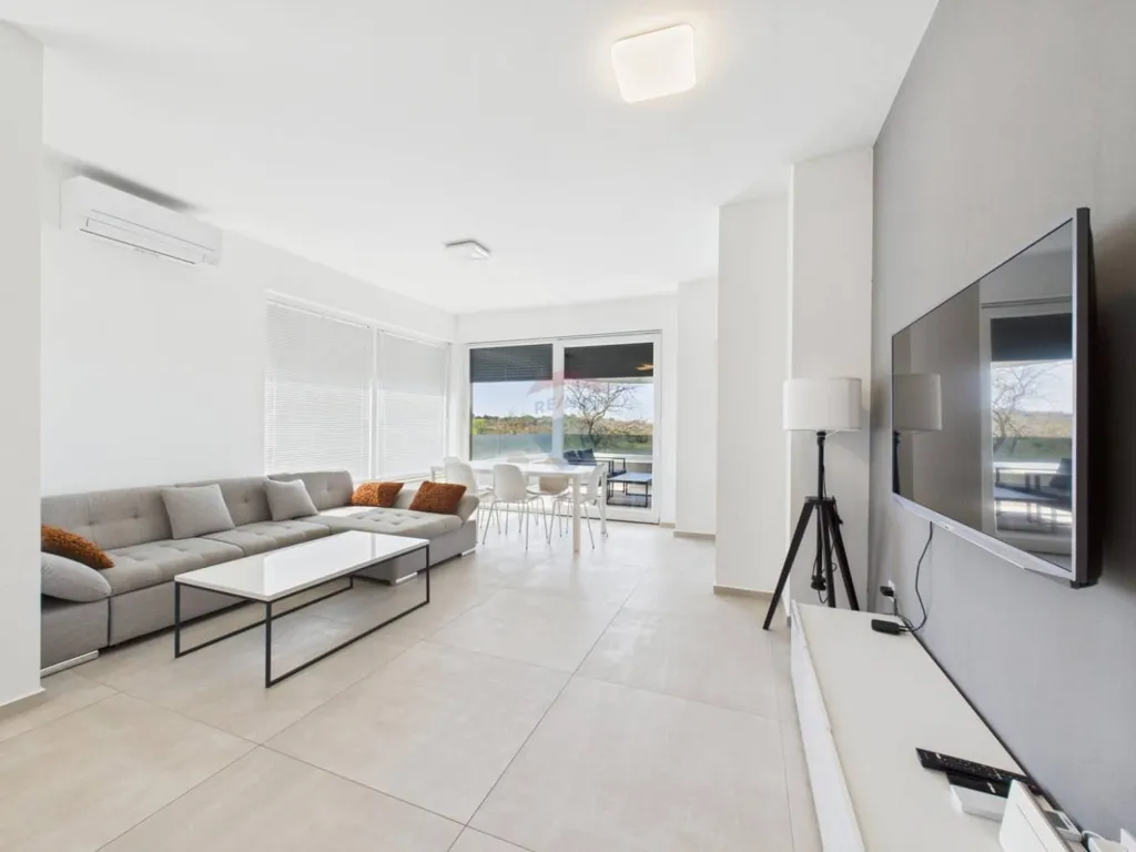 Séjour - Modern Apartment with Balcony in Štinjan, Pula