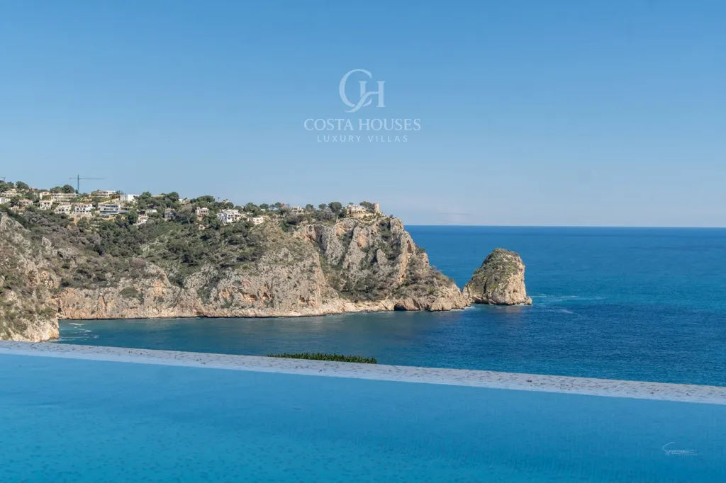 Bassein - Contemporary Villa with Seafront Views in Jávea