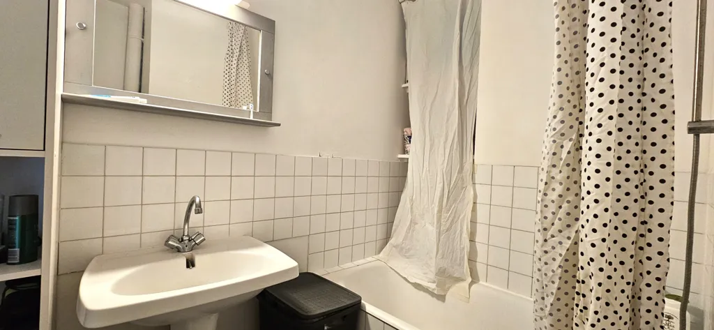 Salles de bain - Studio avec Parking dans Résidence Calme à IFS