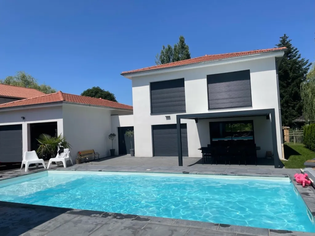 Piscine - Villa Contemporaine avec Piscine à Saint-Maurice de Lignon