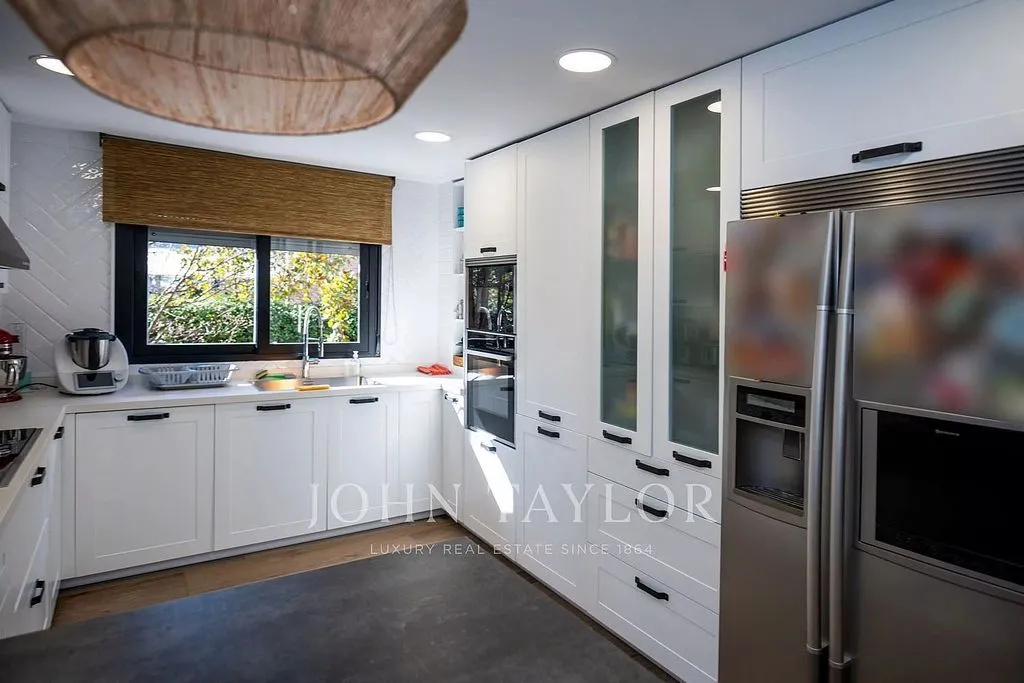 Köök - Luxury House with Private Garden in Boadilla del Monte