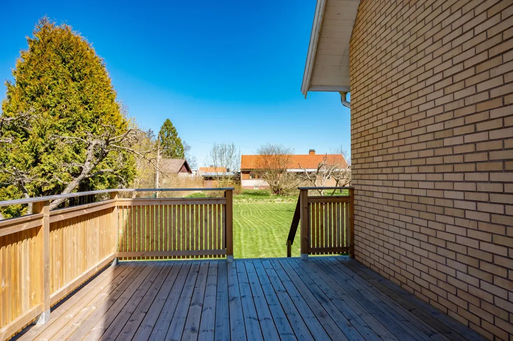 Balcon - Modern Villa with West-Facing Terrace in Grästorp