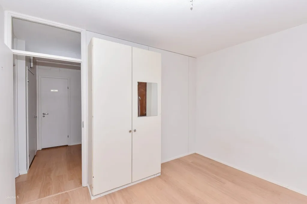 Toad - Top-Floor Flat with Balcony in Mikkola