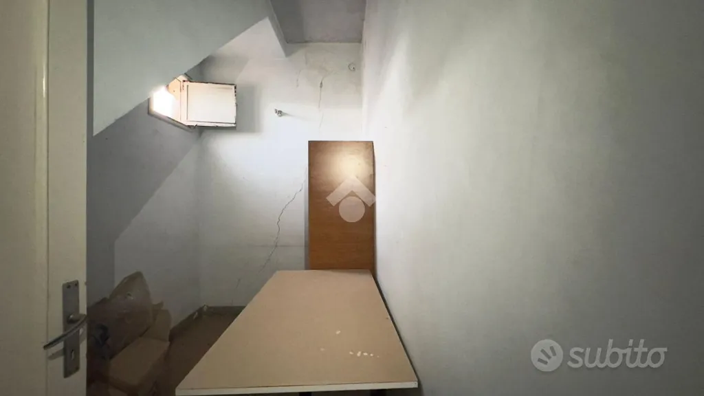 Toad - Multi-level House for Renovation in Ragusa Centre