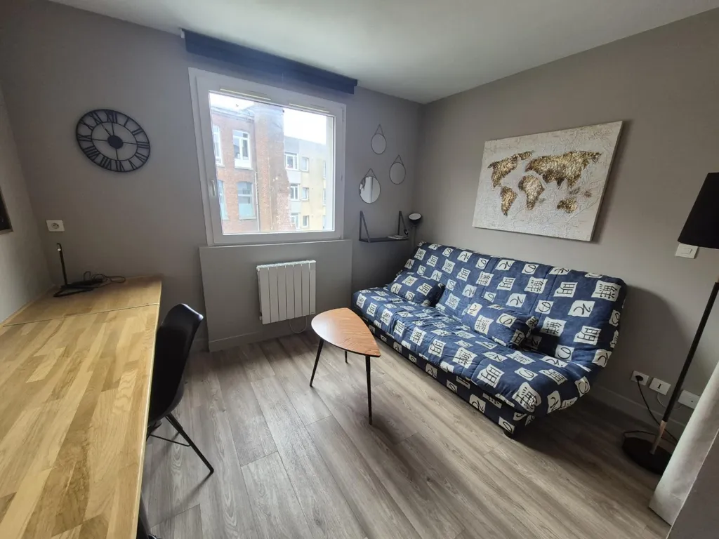 Séjour - Studio Meublé avec Ascenseur à Wazemmes, Lille