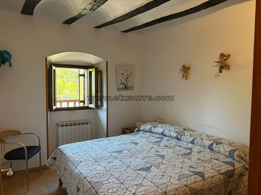 Chambres - Rural House with Balcony in Ayala