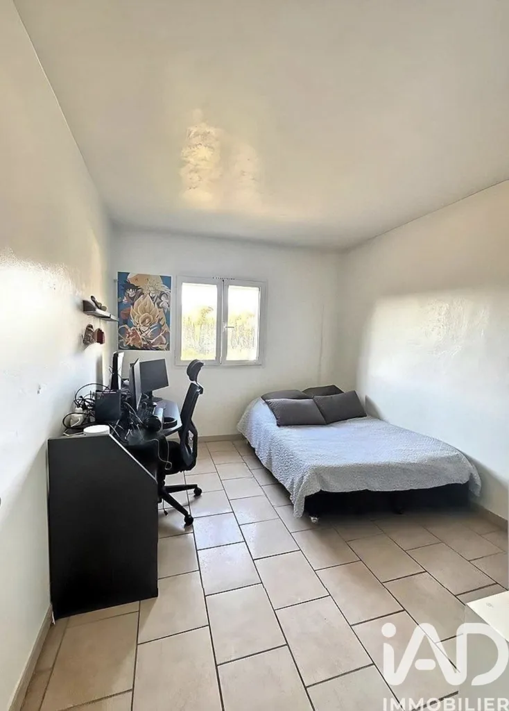 Chambres - Maison Traditionnelle avec Piscine à Grasse