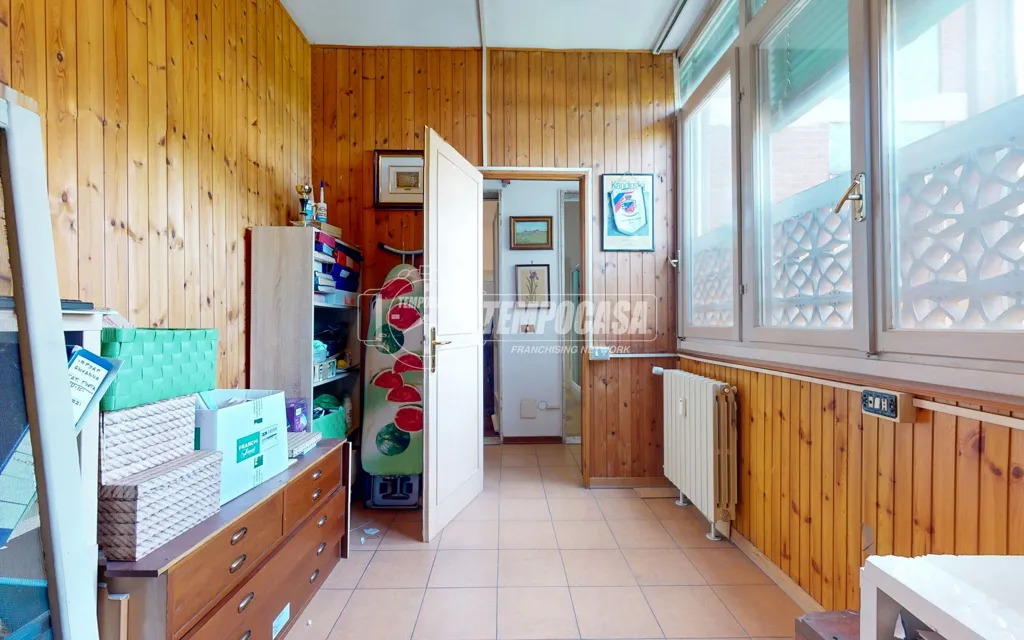 Utility Room - Trilocale with Lake View in Mantua