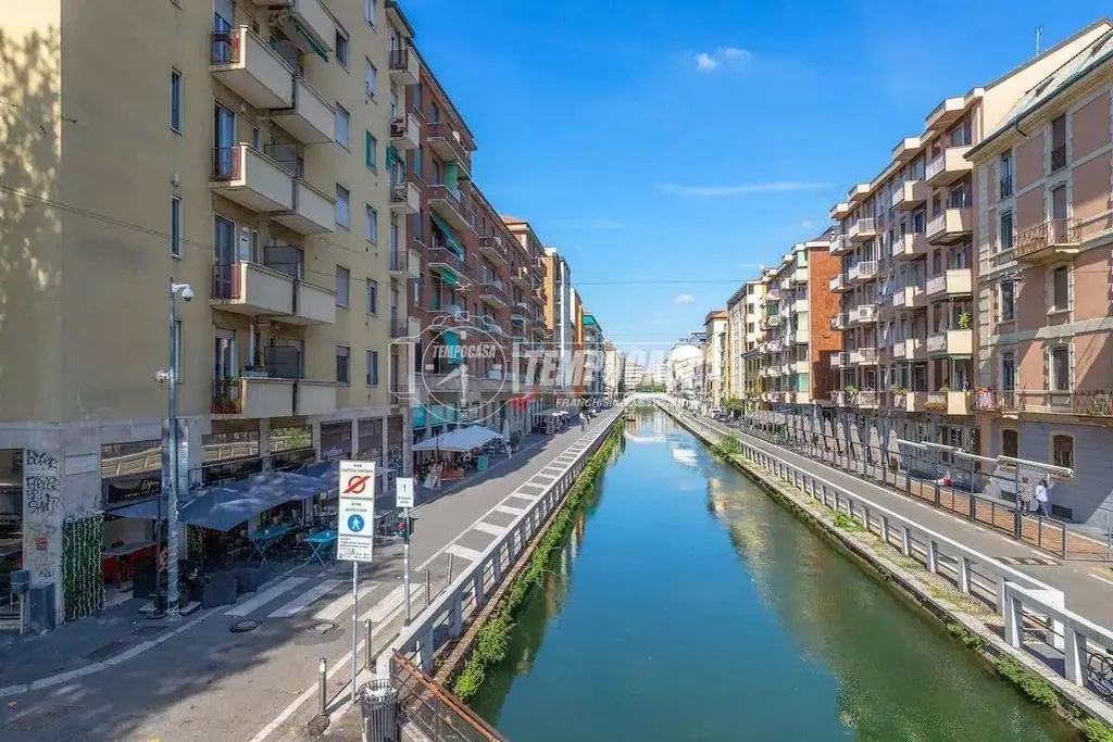 Luxury Flat with Naviglio Pavese View in Milan