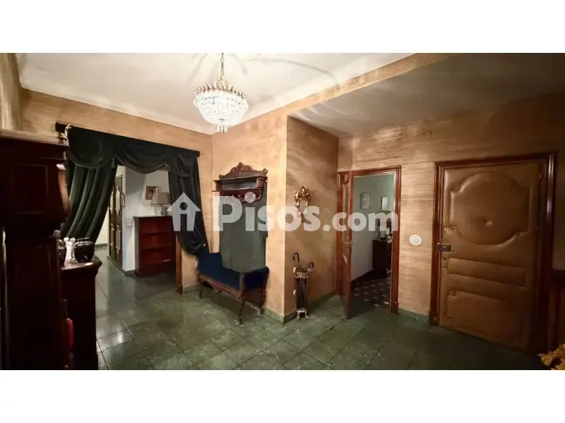 Entrée - Stately Apartment with Cathedral Views in Palencia