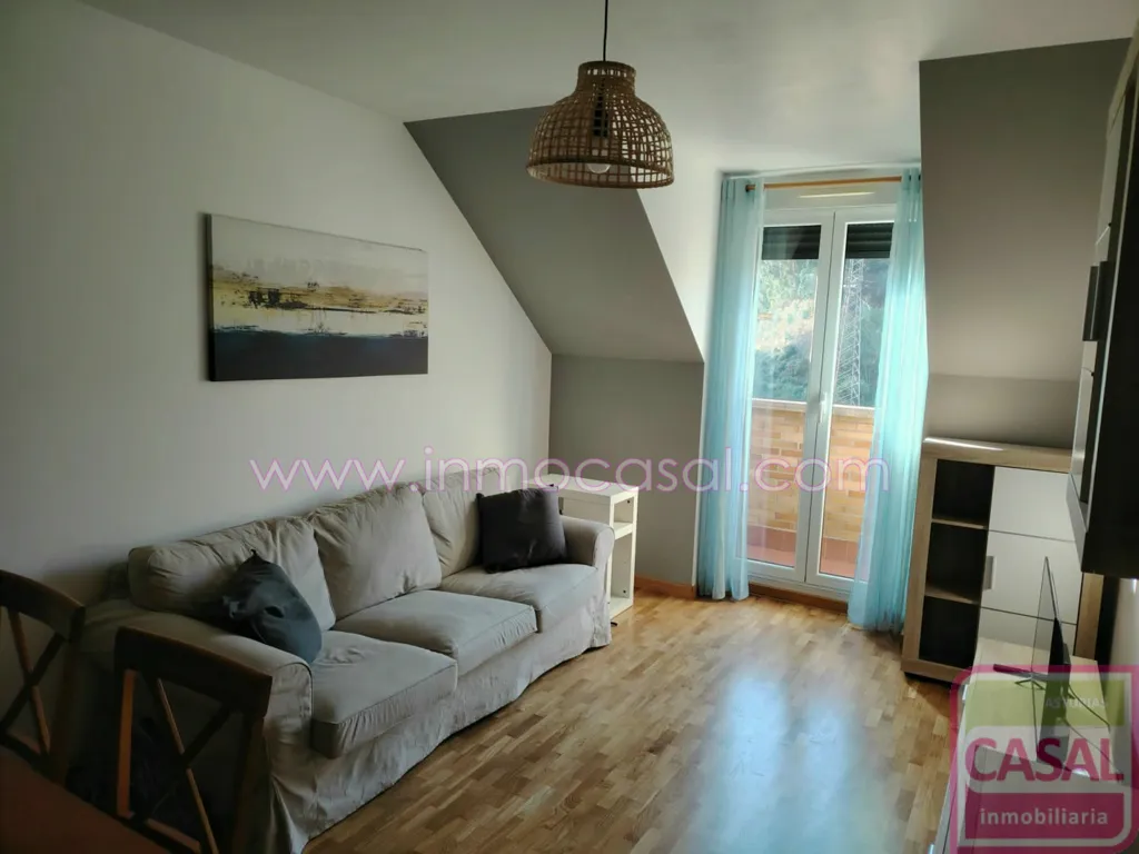 Elutuba - Modern Penthouse with Balcony in Sama de Langreo