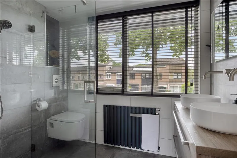 Maison 8 pièces à Breda
