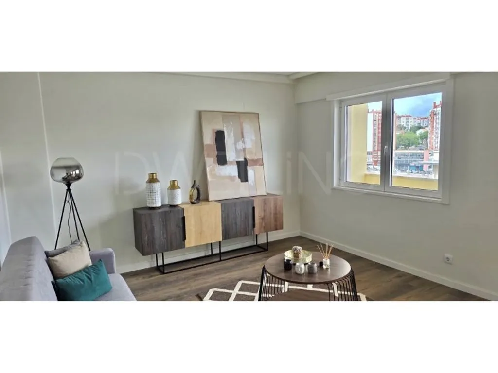 Séjour - Refurbished Flat with View in Benfica, Lisbon