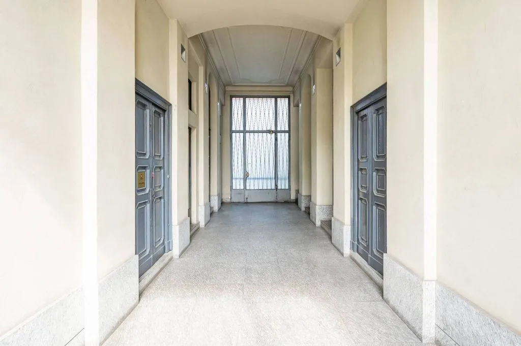 hallway_entrance