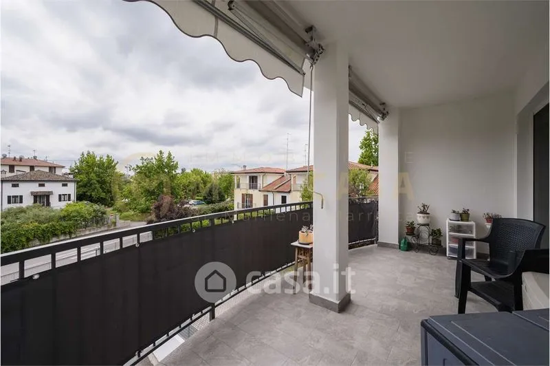 Balcon - Apartment with Balcony in Modena