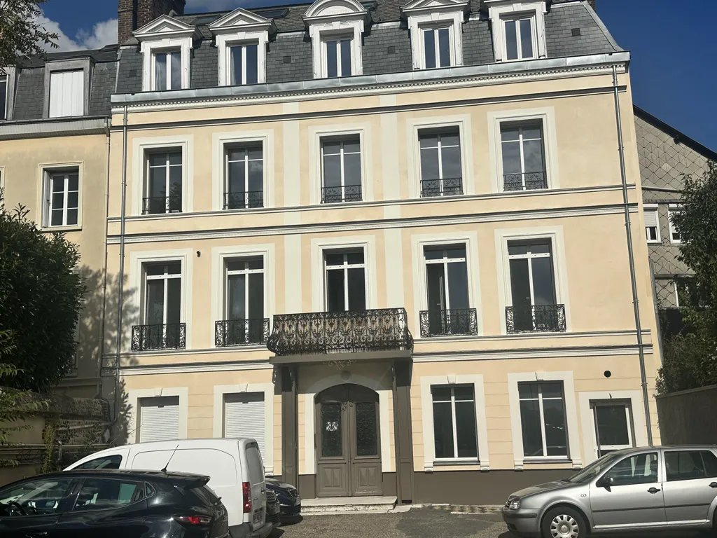 Välivaade - T5 Apartment with Parking near Boulevard des Belges