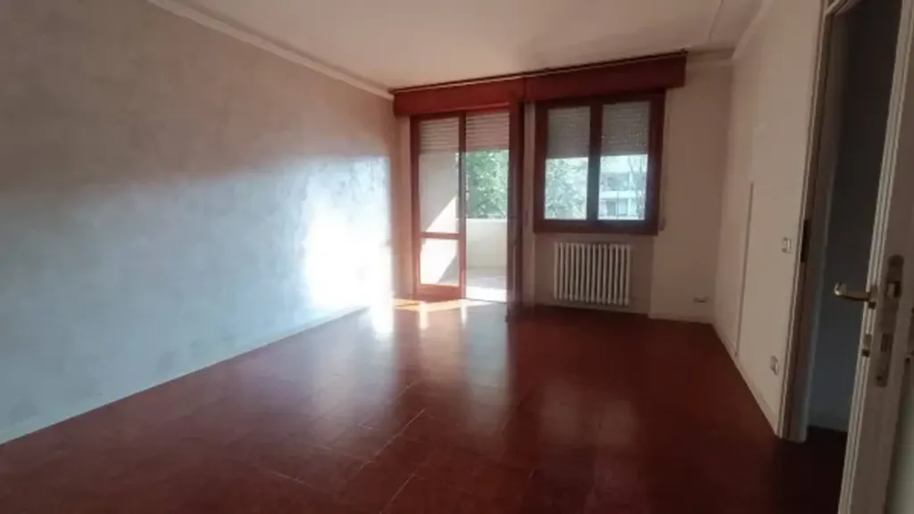 Rooms - Rustic-Style Apartment with Balcony in Vignola