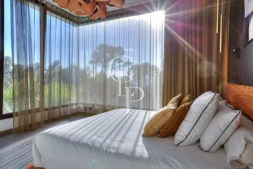 Chambres - Villa de Luxe avec Piscine à Mouans Sartoux