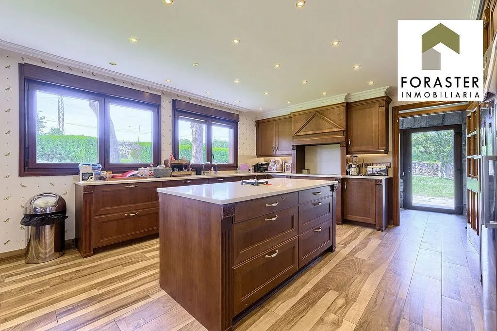 Cuisine - Chalet with Pool and Terrace in Loiu