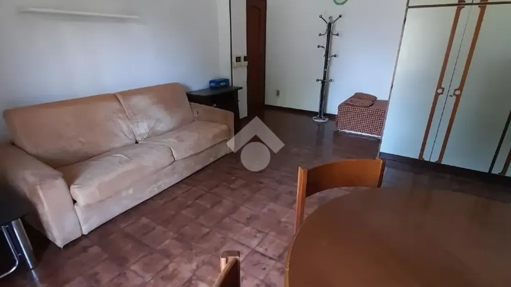Elutuba - Studio Flat with Balcony in Brescia