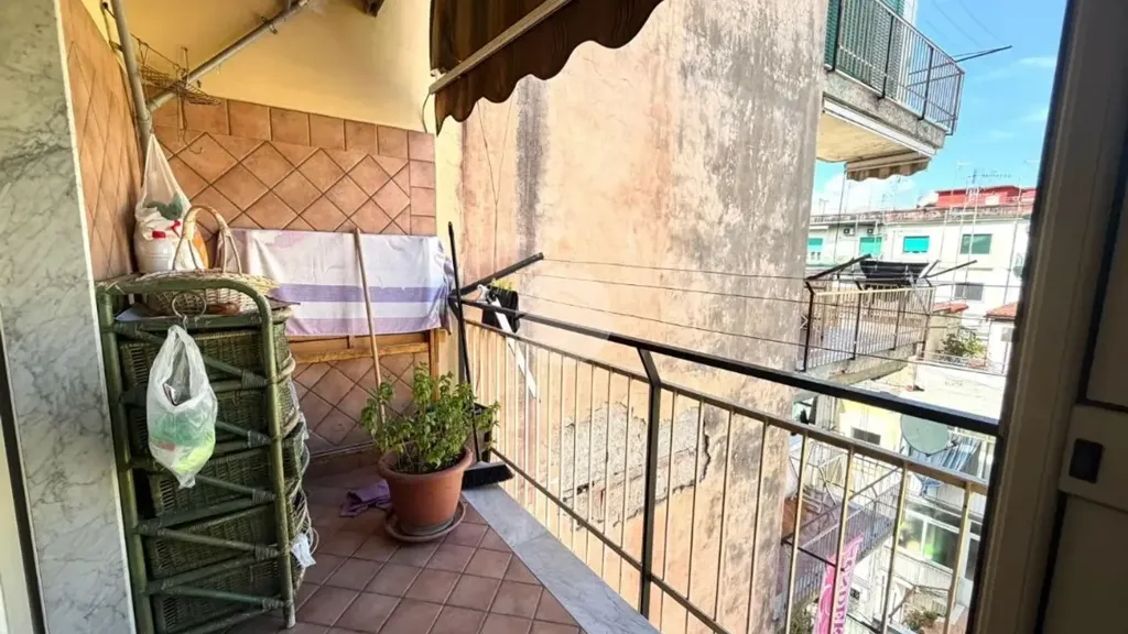 Balcon - Apartment with Balconies in Central Naples