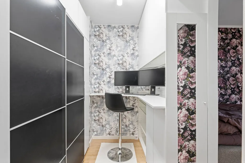 Pièces - Modern Flat with South-Facing Balcony in Uppsala