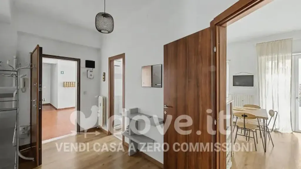 Séjour - Rearranged Flat with Terrace in Varese