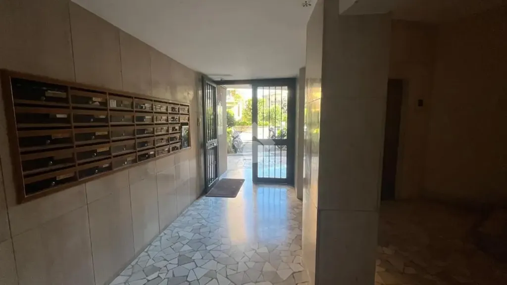 hallway_entrance