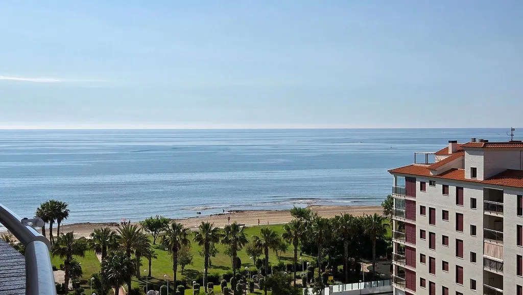 Balcone - Apartment with Pool and Terrace in Amplaries