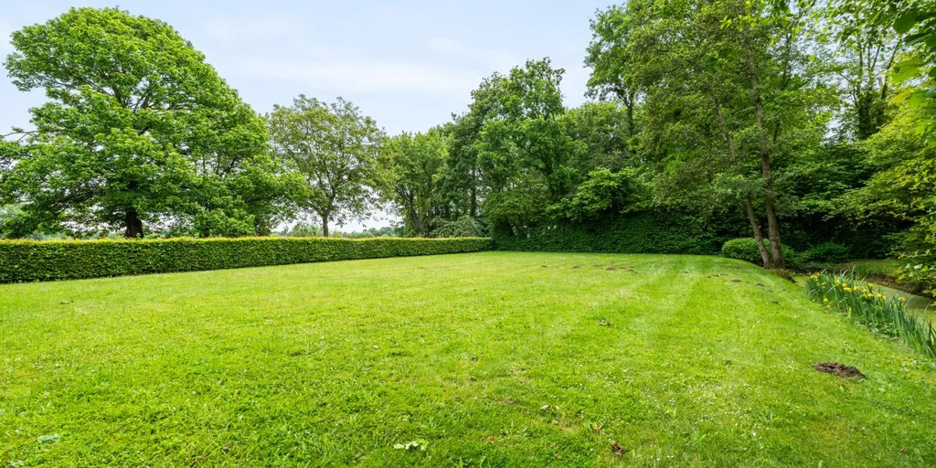 Jardin - Villa Architecturale avec Vue sur le Paysage à Meulebeke