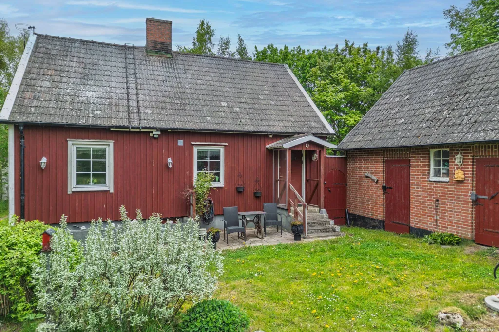 Aed - Villa with Garden near Lövestad